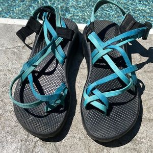 Chacos womens sz8